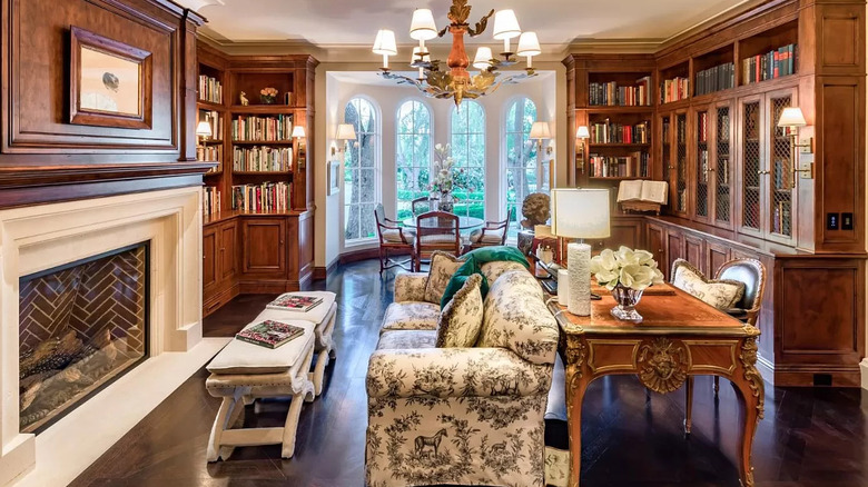 Mark Zuckerberg's Palo Alto home library