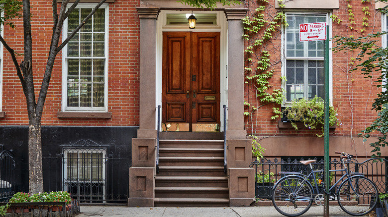 brownstone steep stoop streetview