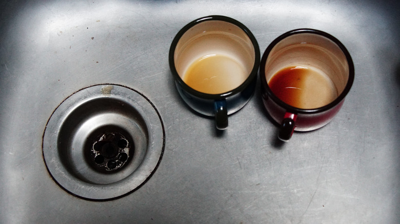 Coffee mugs with residue