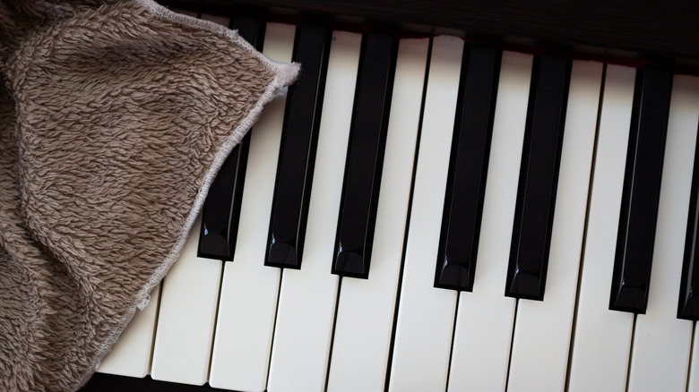 piano with cloth
