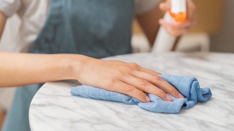 cleaning marble counter top