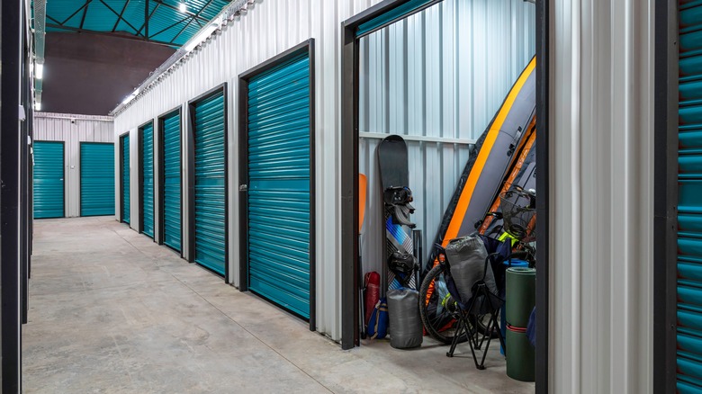 Storage unit with sports equipment