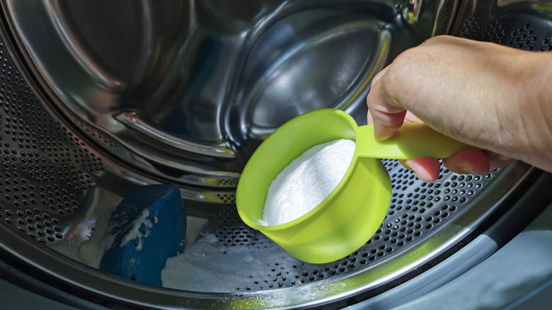 adding baking soda to washing machine