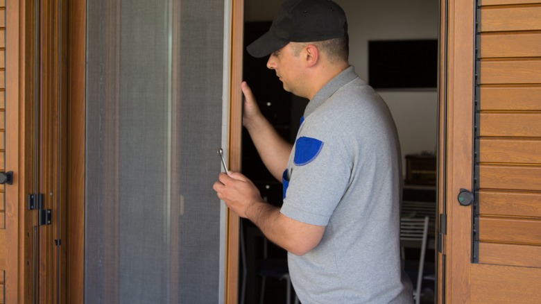 Installing an insect screen