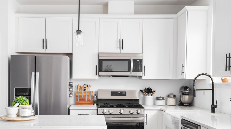 White kitchen cabinets