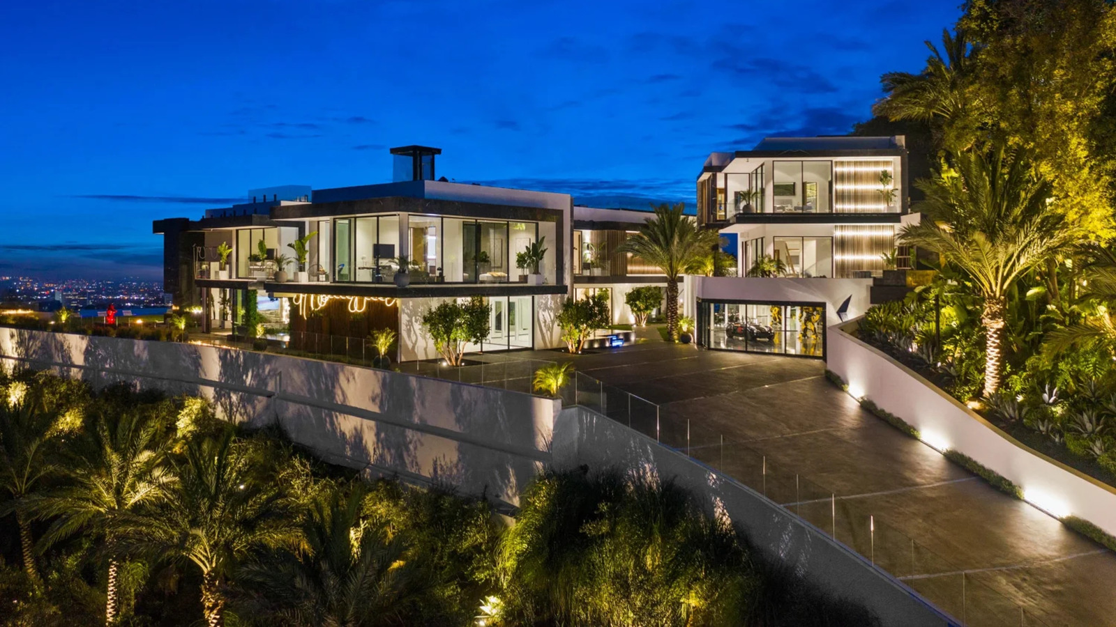 This 87 Million LA Mansion Features A Gallery Of NFTs