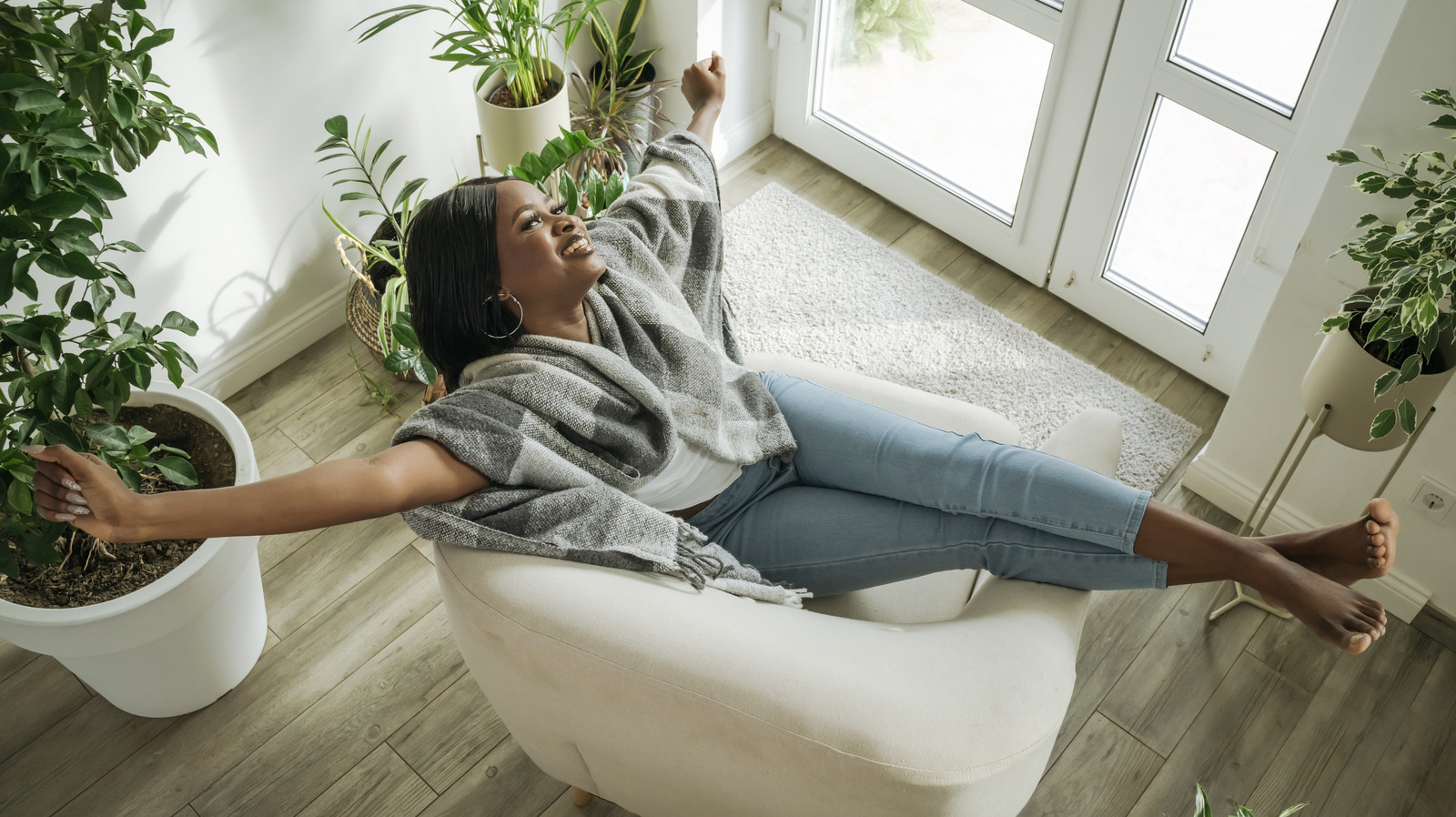 The Houseplant That Will Make Your Home Smell Like Cinnamon