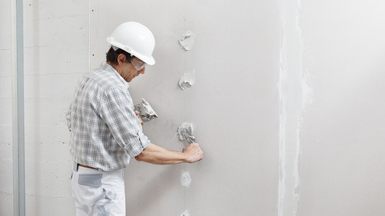 This Drywall Repair Hack Uses An Unexpected Tool