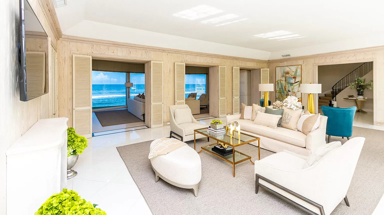 Trump mansion living room with ocean view