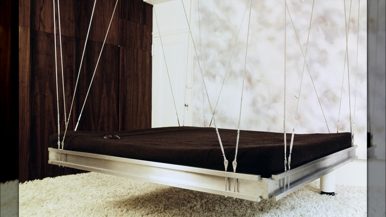 A hanging bed