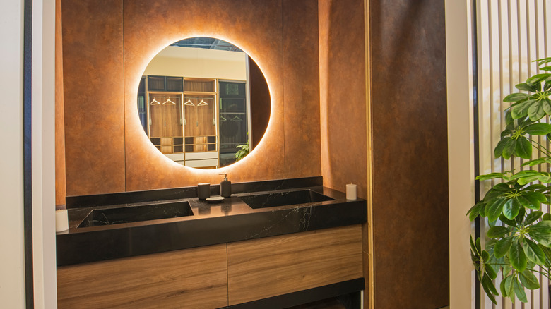 LED backlit bathroom mirror