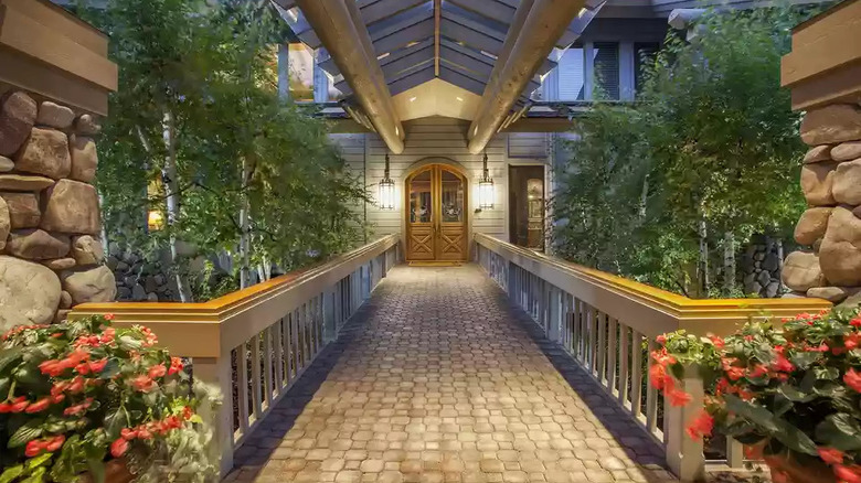 Covered porch mansion entrance