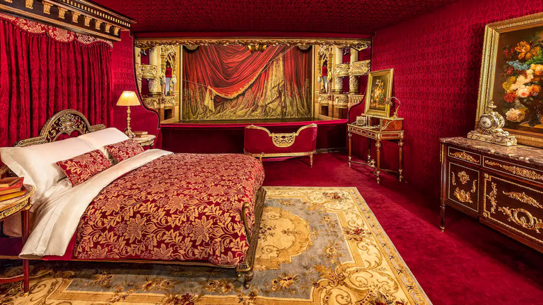 The Palais Garnier bedroom