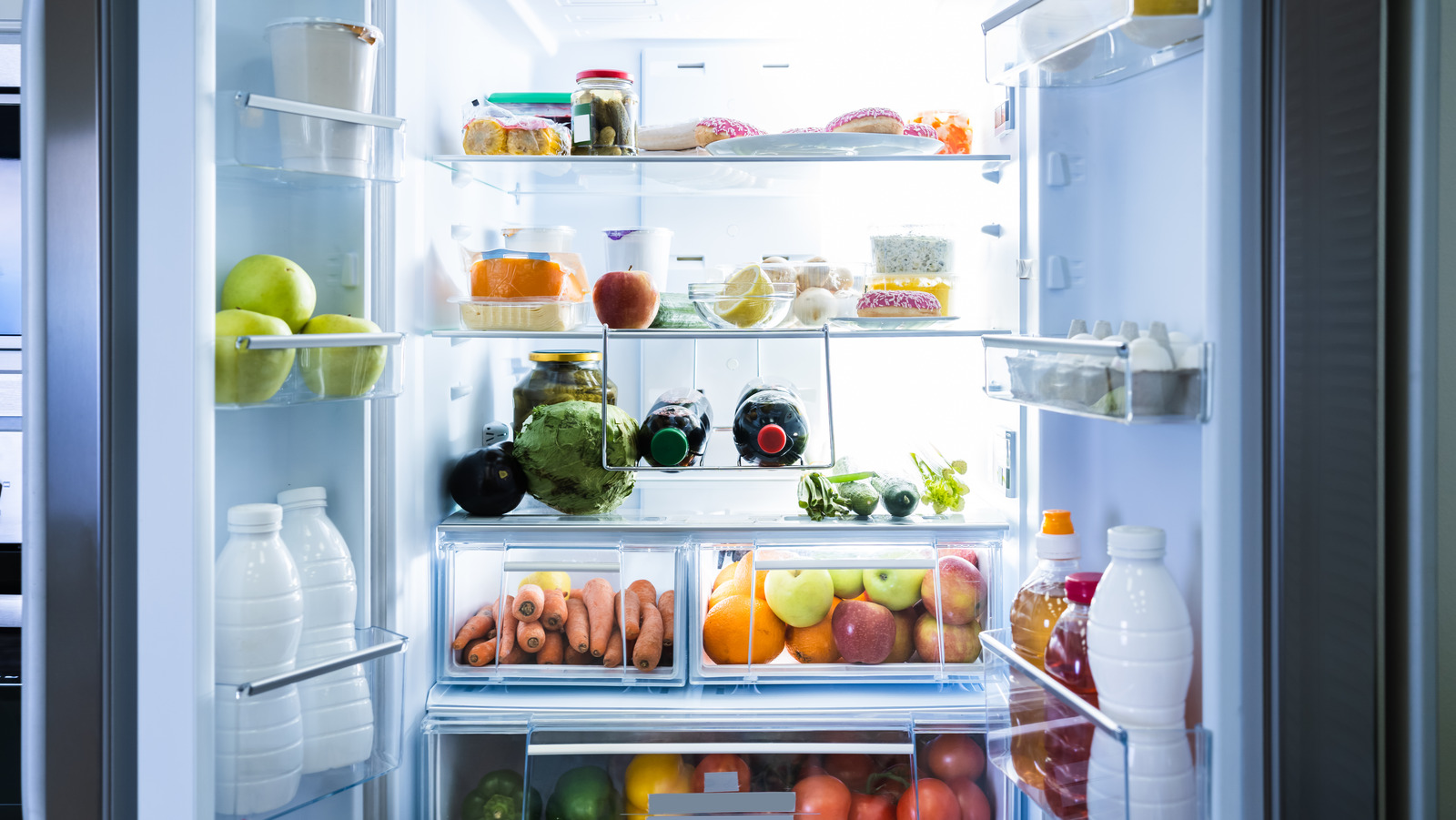 This Pantry Staple May Be The Key To Keeping Your Fridge Smelling Fresh