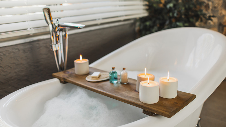 Relaxing bubble bath 