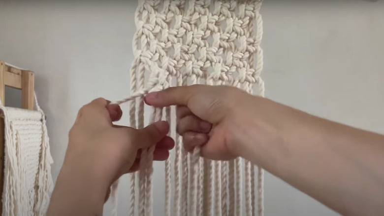 macrame pattern with string 