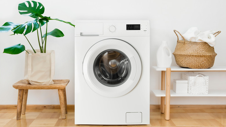 Laundry nook with washing machine