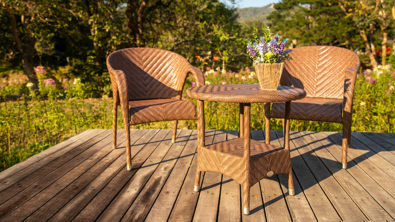 Rounded patio chair set