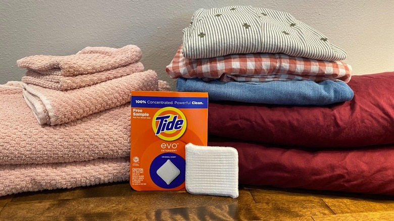 Tide evo with folded laundry