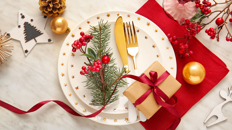 Christmas table setting 