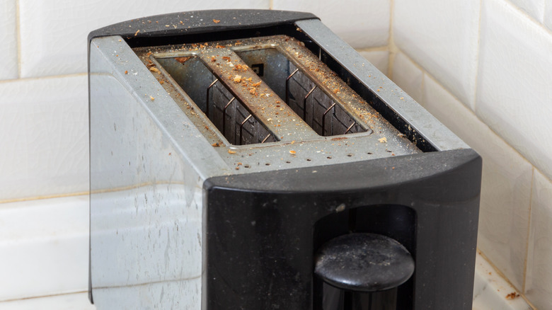 Toaster with crumbs