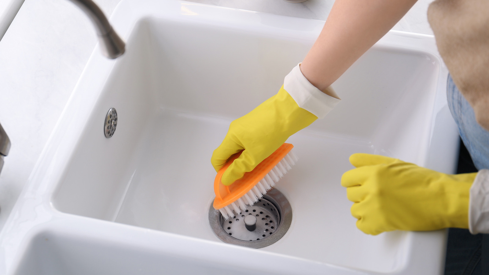 This Genius Cleaning Tool Catches Hair in the Shower - How to Prevent  Clogged Drains