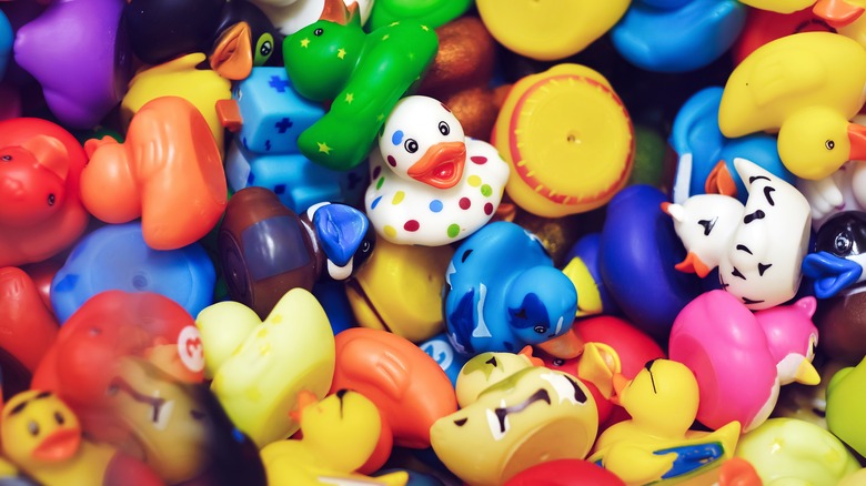 Plastic bath toys