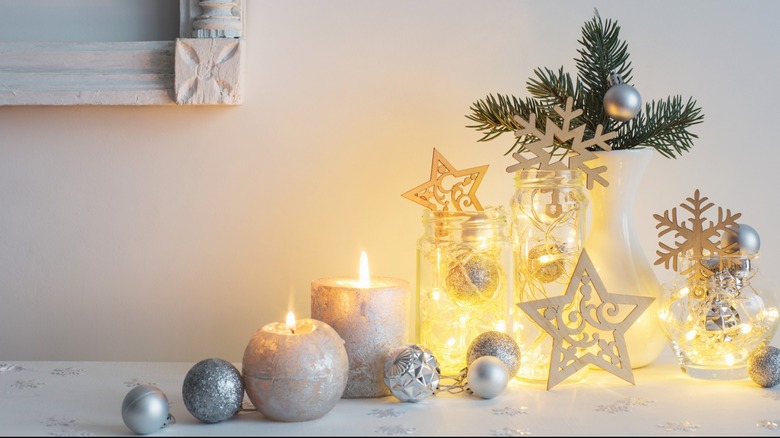 Holiday mantle light display