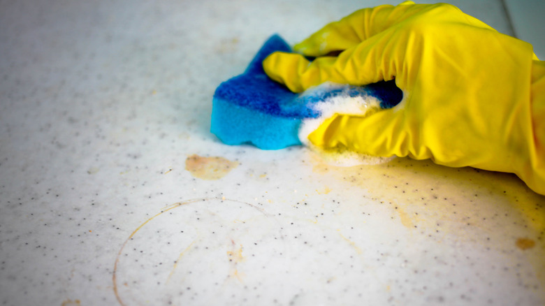 Cleaning marble countertop