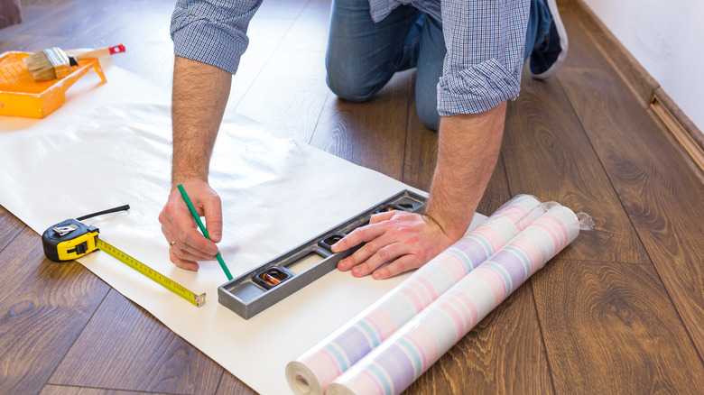 Installing wallpaper