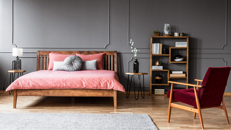 king sized bed with grey carpet