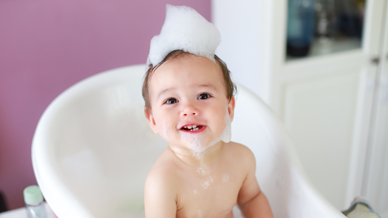 baby in bath tub