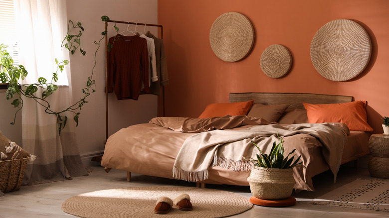 A bedroom in warm colors