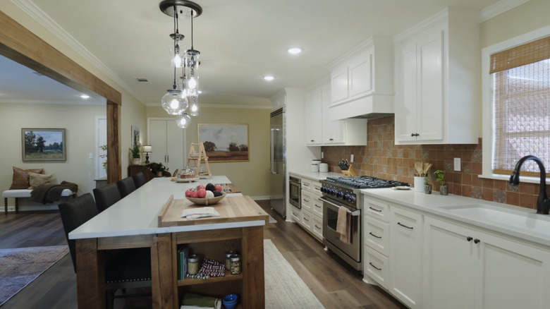 Modern Tuscan kitchen on "Home Town"