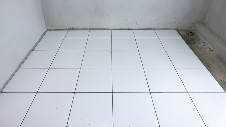 Shower tile floor layout