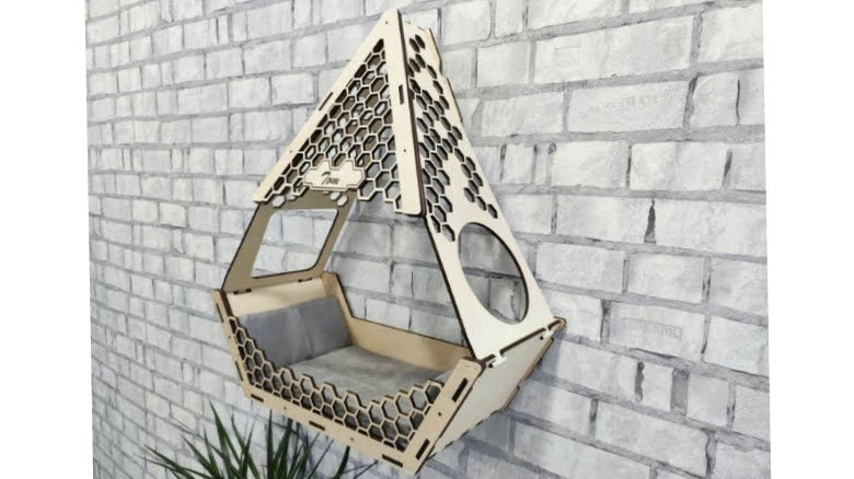 Elegant hexagonal cat shelf