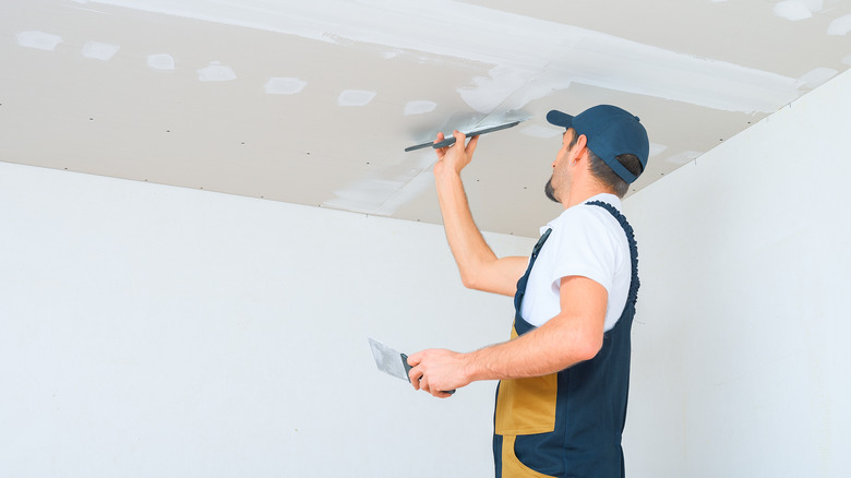 Professional repairs ceiling