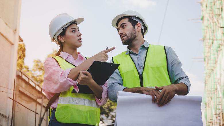 Home Inspectors chatting