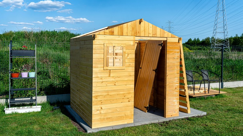 shed with concrete foundation 