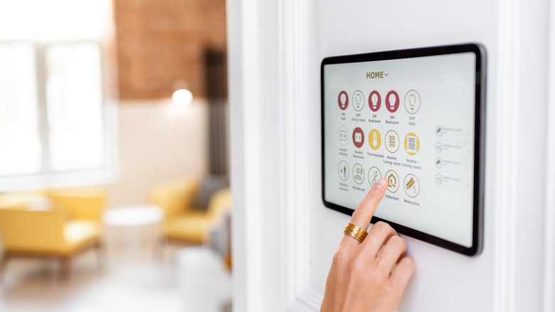 Wall-mounted smart home control center