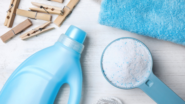 Liquid and powder laundry detergent