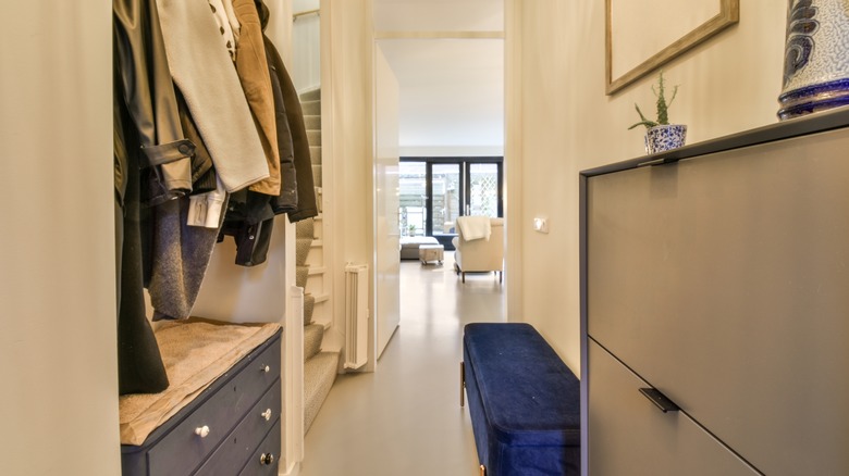 Stylish entryway mudroom