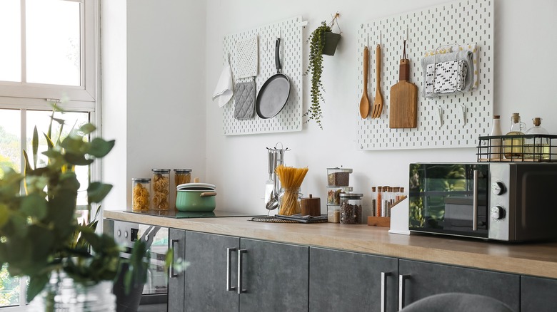 Pegboard system in kitchen 