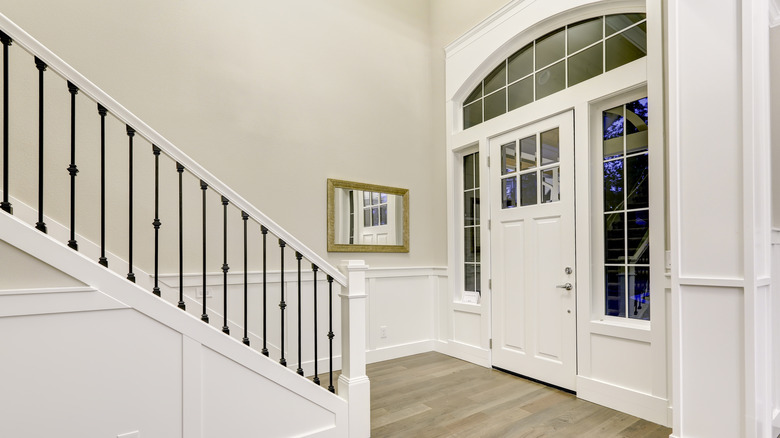 transom window entryway door