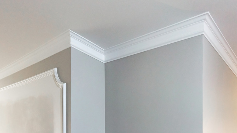 Crown molding in a corner 