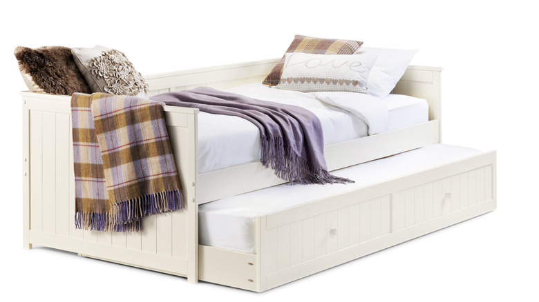 white simple trundle bed