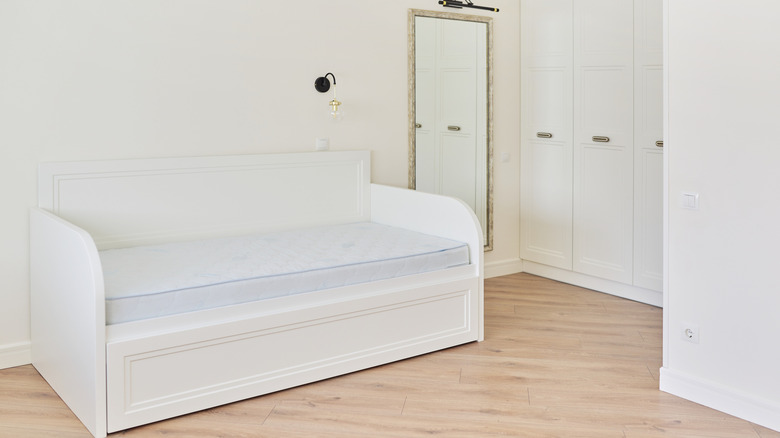 White trundle bed white room