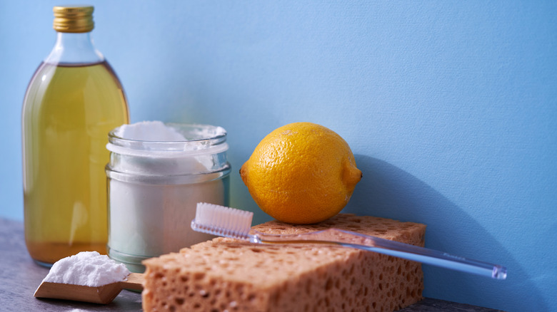 Vinegar lemon sponge resting on table