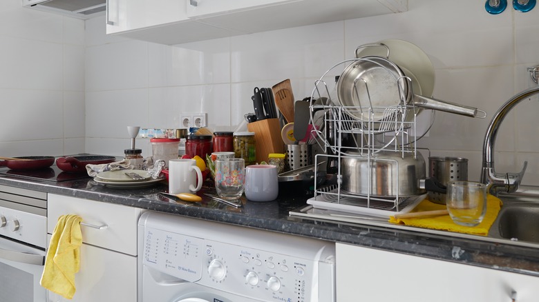 kitchen countertop clutter