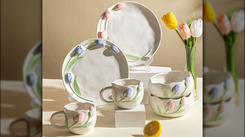 Tulip tableware